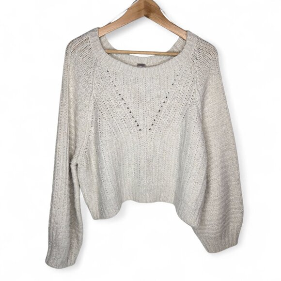 Free People Super Fuzzy Oversize Crop Sweater Women's Chunky Barrel Sleeve M - Picture 1 of 9